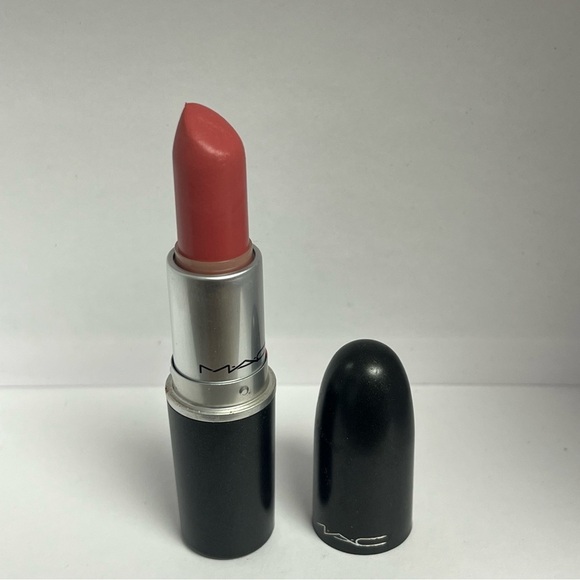 Mac Hoop Pink Lipstick 2014 - Picture 7 of 7